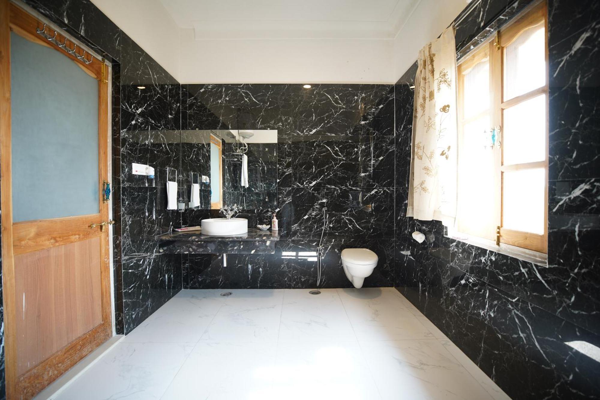 Castle Oodeypore A Boutique Stay אודייפור מראה חיצוני תמונה